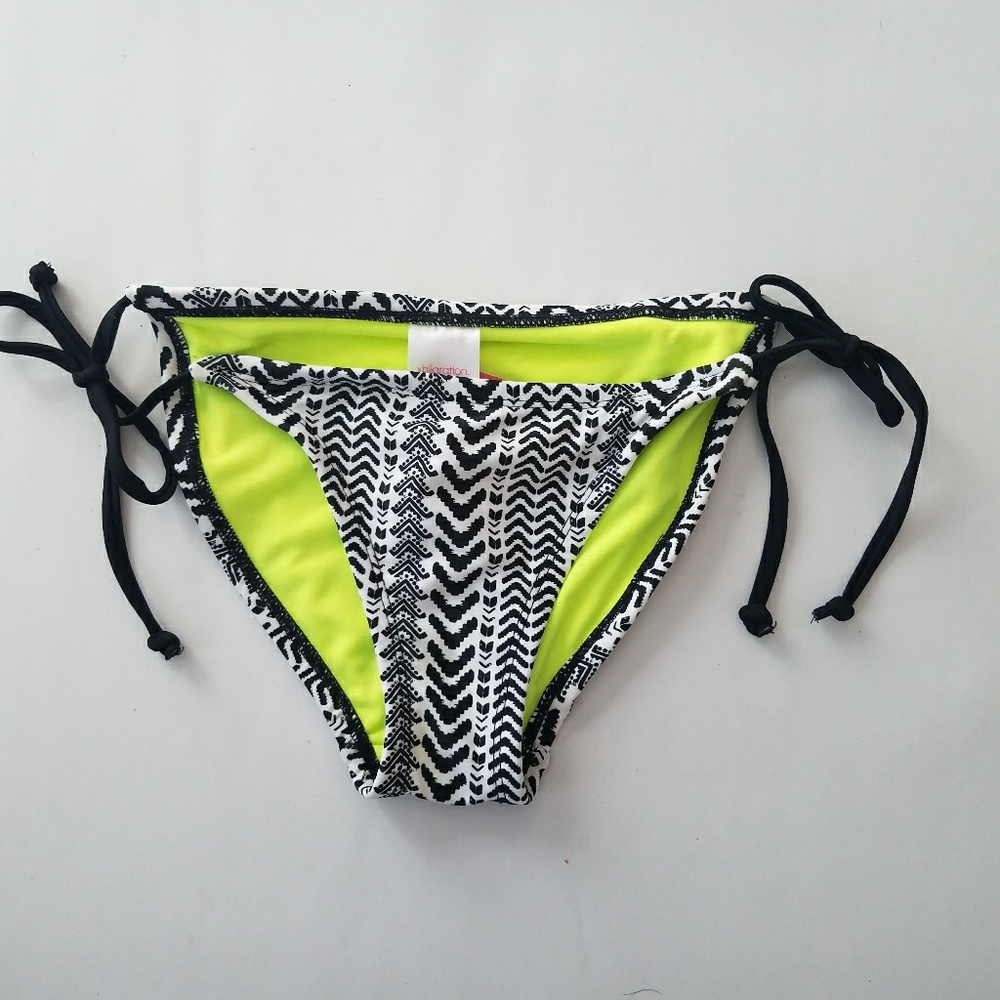 NWT Xhilaration black white aztec print bikini bot